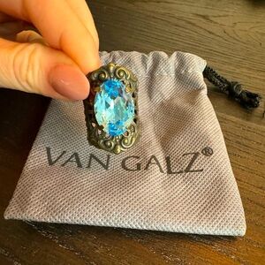 Van Galz statement ring with large stone